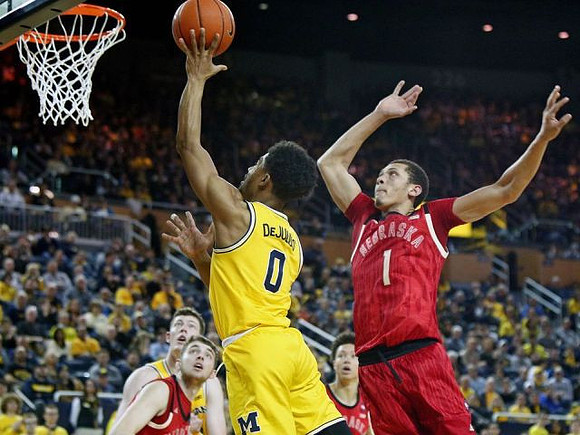 David DeJulius (0) and Jon Teske (15)