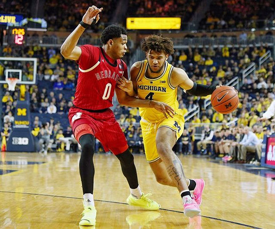 Isaiah Livers (4)