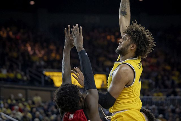 Isaiah Livers (4)