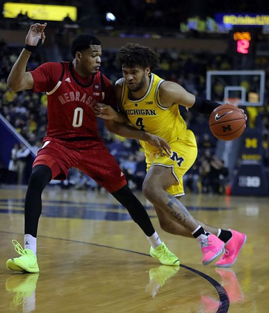 Isaiah Livers (4)