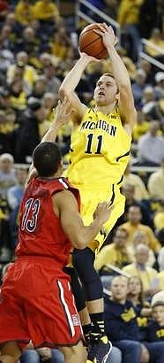 Nik Stauskas (11)