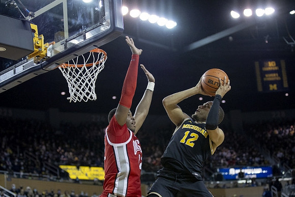 DeVante' Jones (12)