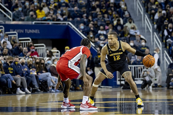 DeVante' Jones (12)