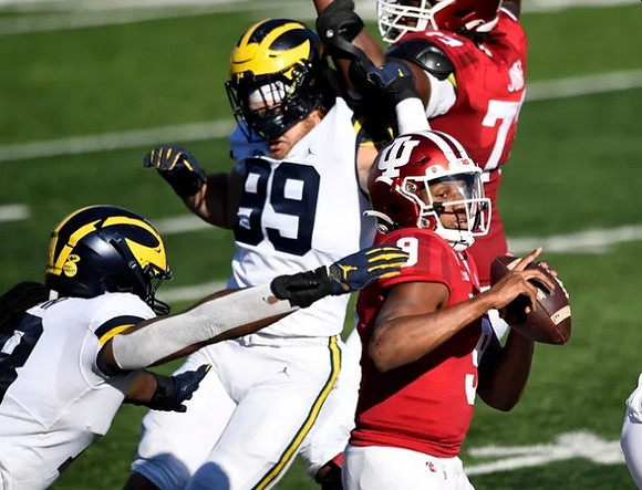 Gabe Newburg (99) and Luiji Vilain (18)