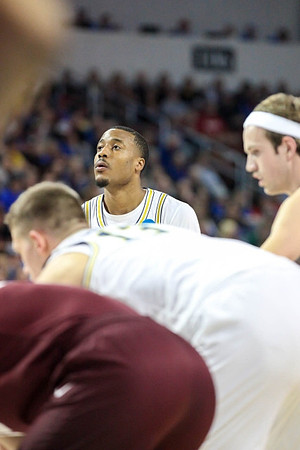 Muhammad-Ali Abdur-Rahkman (12) and Moritz Wagner (13)