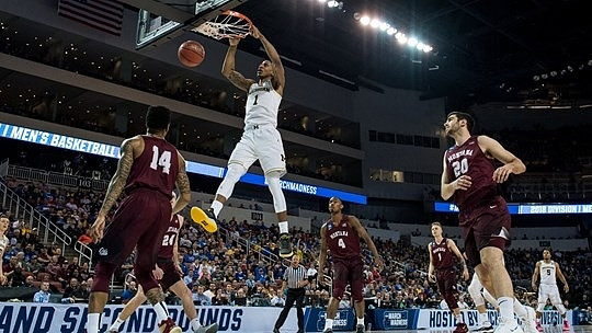 Charles Matthews (1) and Jaaron Simmons (5)
