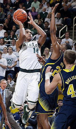 Zak Irvin (21) and Max Bielfeldt (44)