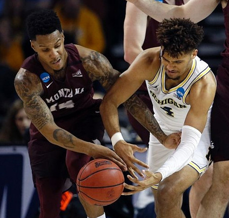 Isaiah Livers (4)