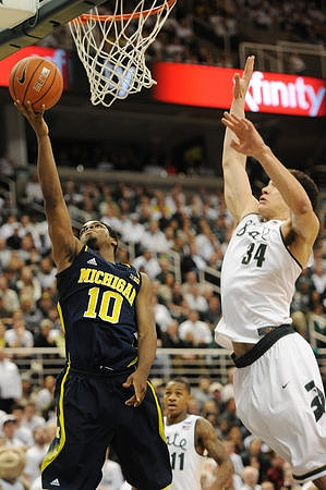 Derrick Walton Jr. (10)