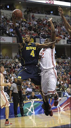 Darius Morris (4)