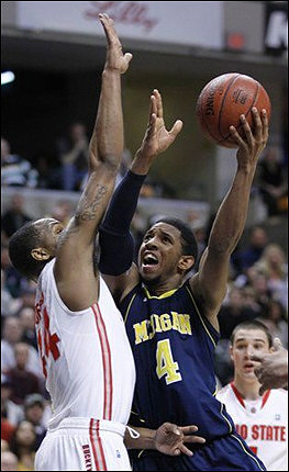 Darius Morris (4)
