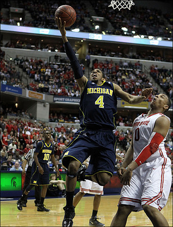Tim Hardaway Jr. (10) and Darius Morris (4)