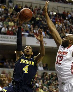 Darius Morris (4)