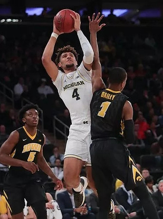 Isaiah Livers (4)