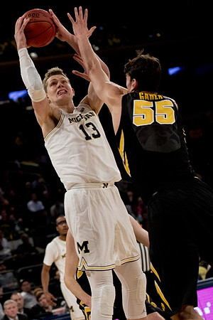 Moritz Wagner (13) and Muhammad-Ali Abdur-Rahkman (12)