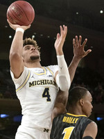 Isaiah Livers (4)