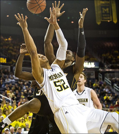 Jordan Morgan (52) and Evan Smotrycz (23)