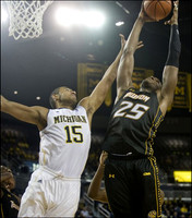 Jon Horford (15)
