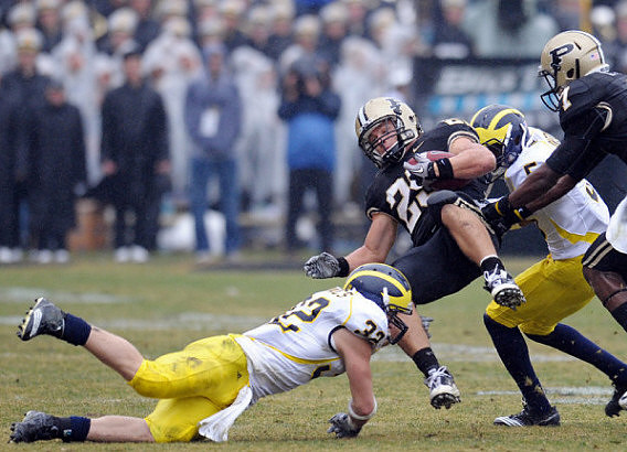 Jordan Kovacs (32) and Courtney Avery (5)