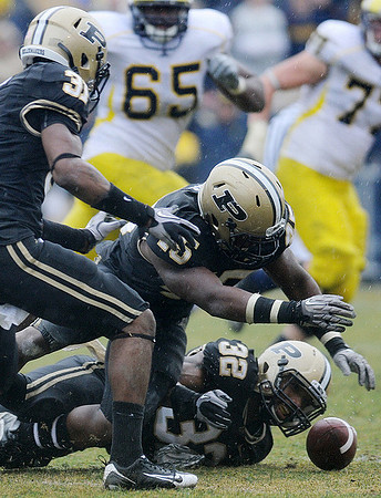 Patrick Omameh (65) and Taylor Lewan (77)