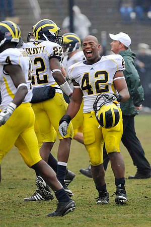 Cameron Gordon (4), Terrence Talbott (22), and J.B. Fitzgerald (42)