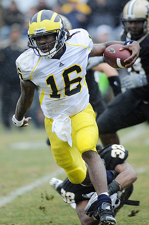 Denard Robinson (16)