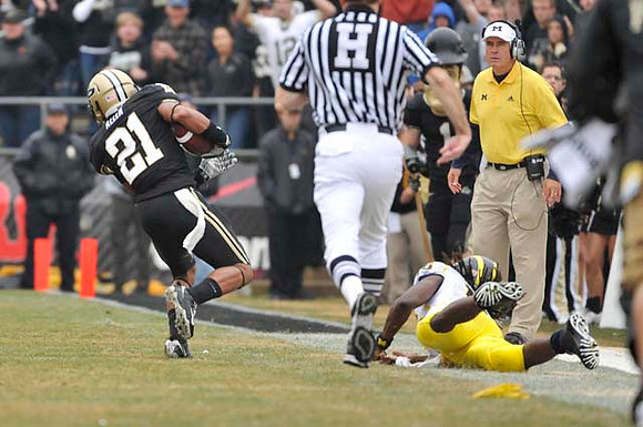 Denard Robinson (16)