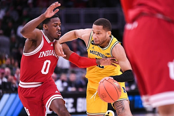 DeVante' Jones (12)