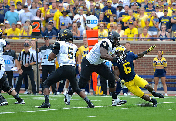 Raymon Taylor (6)