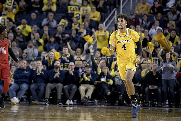 Isaiah Livers (4)