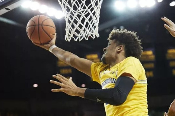 Isaiah Livers (4)