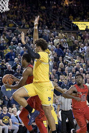 Isaiah Livers (4)