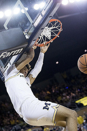 Isaiah Livers (4)