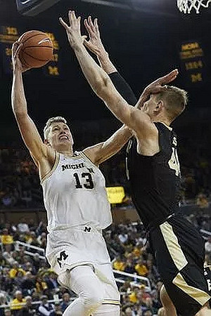 Moritz Wagner (13)