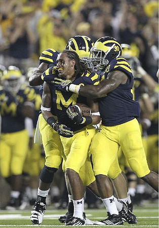 J.T. Floyd (8) and Thomas Gordon (30)
