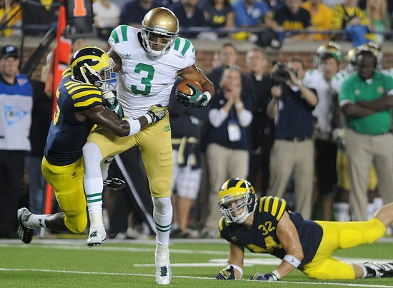 Courtney Avery (5) and Jordan Kovacs (32)
