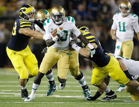 Craig Roh (88) and Desmond Morgan (44)