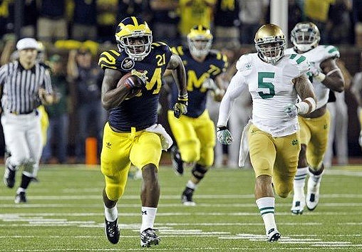 Junior Hemingway (21) and Taylor Lewan (77)
