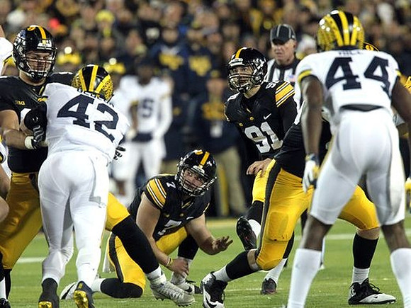 Ben Gedeon (42) and Delano Hill (44)