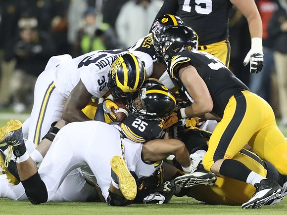 Taco Charlton (33)