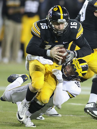 Chase Winovich (15)