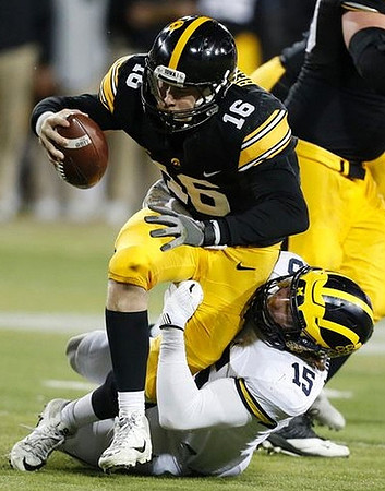 Chase Winovich (15)
