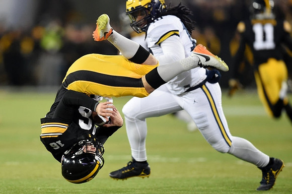 Devin Bush (10)