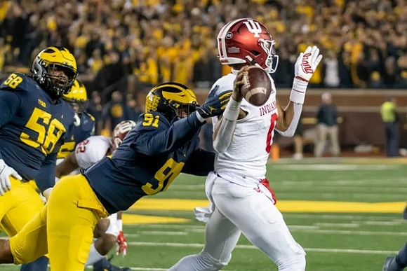 Mazi Smith (58) and Taylor Upshaw (91)