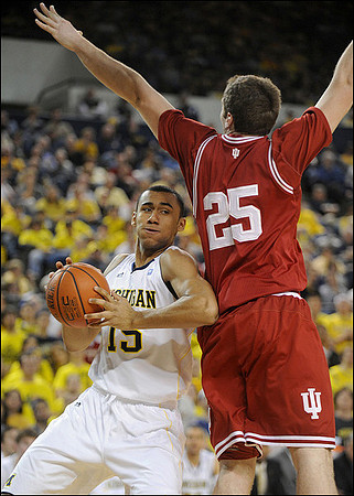 Jon Horford (15)
