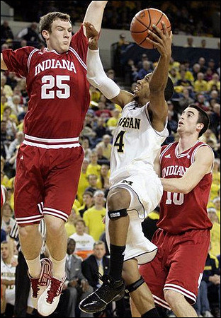 Darius Morris (4)