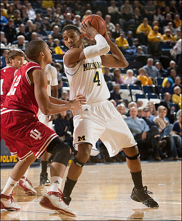 Darius Morris (4)