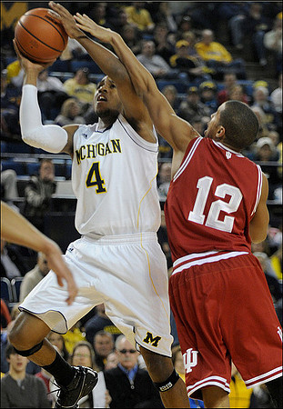 Darius Morris (4)