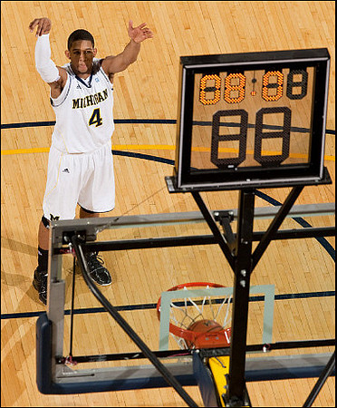 Darius Morris (4)