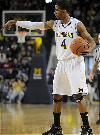 Darius Morris (4)
